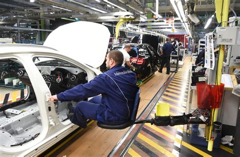 Autobauer aus Stuttgart Daimler baut Batteriewerk für Elektroautos in