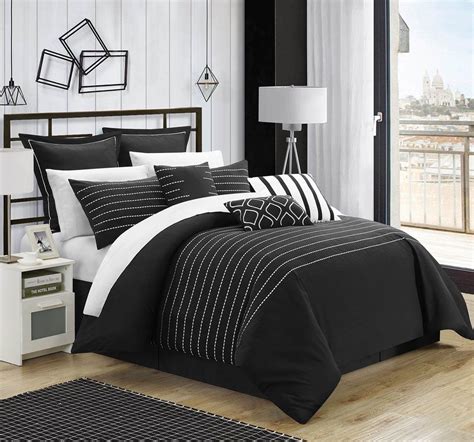 22 Beautiful Black Bedroom Design Ideas You Will Fall In Love With