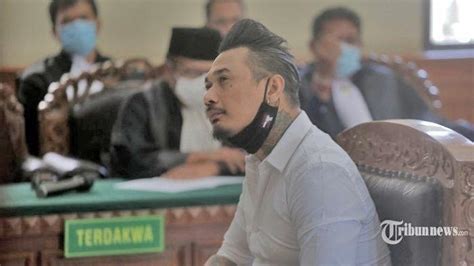 Jerinx sid di rutan polda bali, denpasar, bali, rabu (12/8/2020). Jerinx Divonis Penjara 1 Tahun 2 Bulan atas Kasus Kacung ...