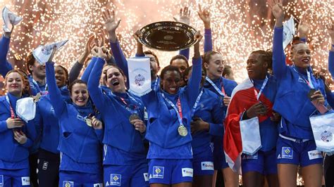 Le Trophée De Leuro Féminin De Handball Fait Escale à Sainte Ménehould