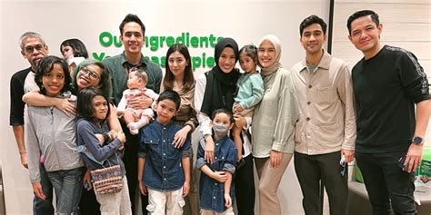 Momen Buka Bersama Keluarga Alyssa Soebandono Harmonis Meski Sang