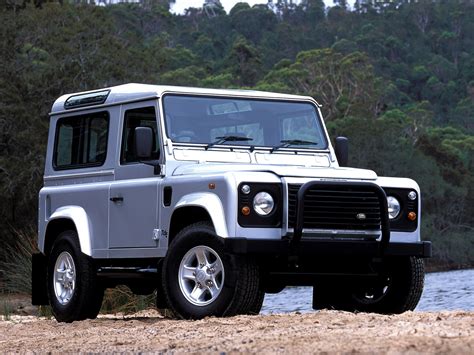 When you can't tell it's used, it's land rover approved. LAND ROVER Defender 90 specs & photos - 1991, 1992, 1993 ...