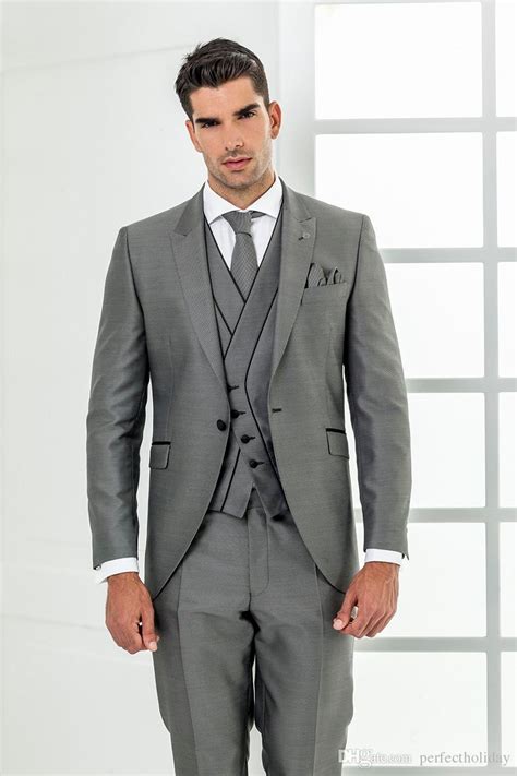 2017 New Custom Made Gray Groom Tuxedos Suit 3 Piece Mens Wedding Prom