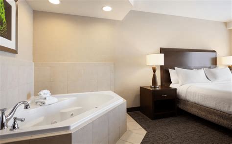 12 Hotels With Hot Tub In Room In Atlanta Ga