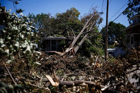 Iowa derecho: Cedar Rapids power outage still affecting thousands