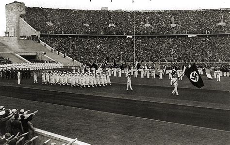 Via ai giochi di berlino, con la fiamma accesa a olimpia. De Nazi-Spelen van 1936 - Jalta
