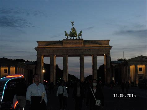 Das Brandenburger Tor Am Abend Berlin Urlaub Brandenburger Tor Berlin