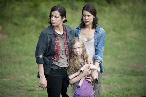 Alanna Masterson Promies There S Plenty More To Discover About Tara On The Walking Dead