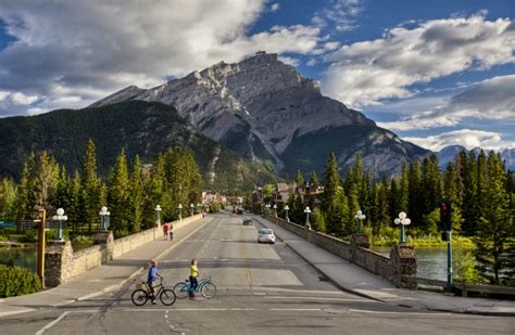 What To Do On A Day Trip To Banff Avenue Calgary