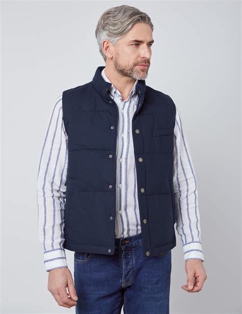 Wool Blend Mens Gilet With Two Side Pockets In Navy Hawes And Curtis Uk
