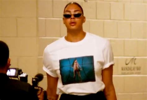WNBA Star Liz Cambage Arrived At The Arena Wearing A Shirt Featuring A