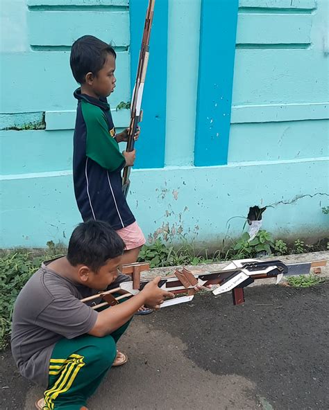 Mainan Unik Jaman Dulu Tembakan Kayu Mainan Unik Jaman Dulu Tembakan Kayu By Cerita Jalanan