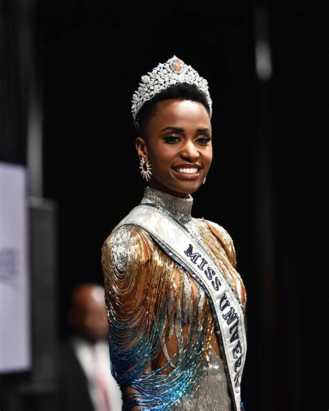 Así Es Zozibini Tunzi De Activista Sudafricana A Miss Universo 2019 Fotogalería Moda Y