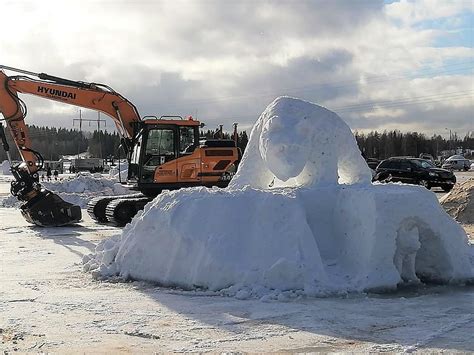 Finns Hold Snow Sculpting Competition With Machines