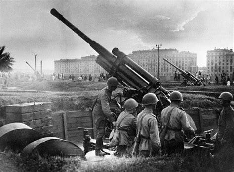 Photo Soviet 85 Mm M1939 52 K Anti Aircraft Guns At Gorky Park
