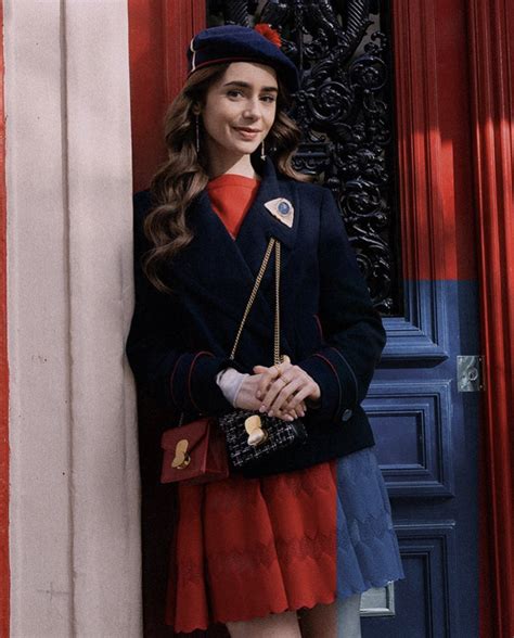 10 ลุคสวยปังของ ลิลี่ คอลลินส์ จาก Emily In Paris ซีรีย์สุดฮอตอันดับ