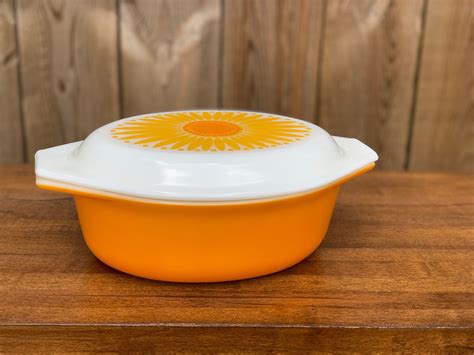 vintage pyrex casserole dish with lid daisy pattern 043 etsy pyrex vintage pyrex casserole