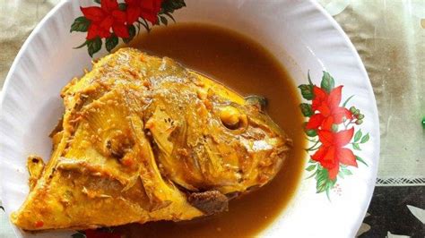 Tidak hanya ikan, lempah kuning juga populer menggunakan bahan daging sapi, maupun ayam. Resep Makanan Khas Bangka Belitung Lempah Kuning dari Warung Hersyah - Bangka Pos
