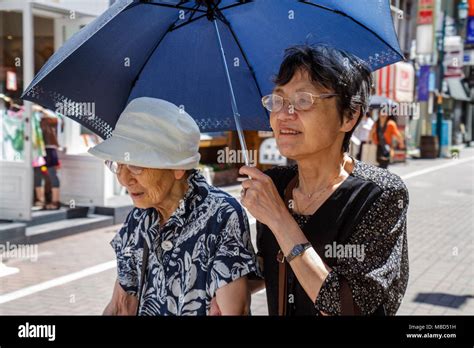 Mujeres Japonesas Mayores Fotograf As E Im Genes De Alta Resoluci N Alamy