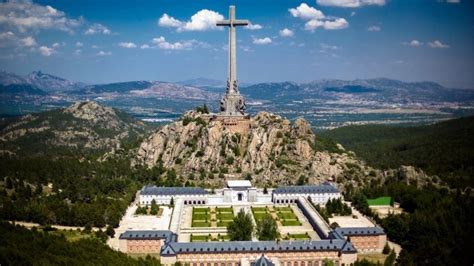 İspanya Hükûmeti Faşist Diktatör Franconun Anıt Mezarını Kaldırmayı