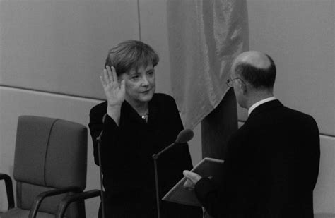 2005 Angela Merkel Die Erste Bundeskanzlerin 100 Jahre Frauenwahlrecht