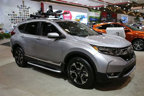 Honda sold nearly 400,000 last year and it's one of i have a 2 week old 2019 honda crv touring. 2019 Honda CR-V: Honda's SUV Legacy - Autoversed