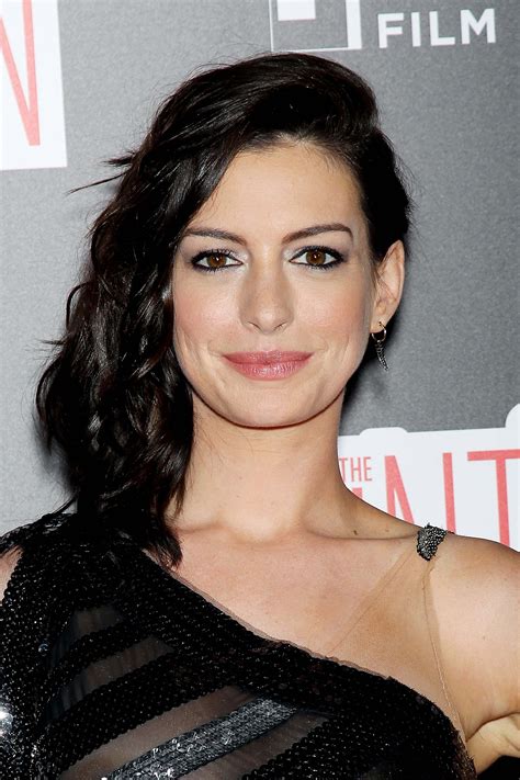 Anne Hathaway Areola Peek Photos The Fappening Leaked Photos