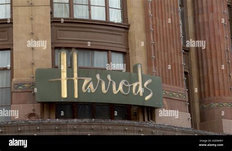 Harrods The World S Most Famous Department Store Knightsbridge London