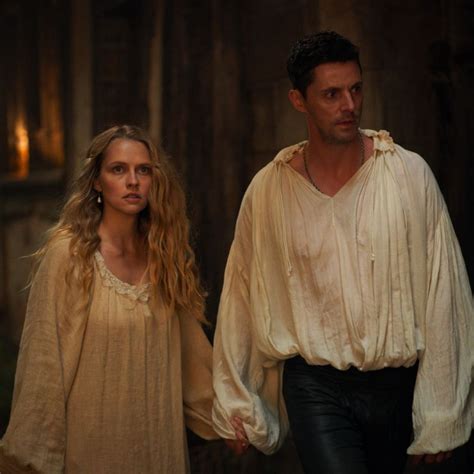 Diana bishop, historian and witch, accesses ashmole 782 and knows she must solve its mysteries. TV-Kritik/Review: "A Discovery of Witches": Staffel 2 ...