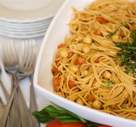 Carries Experimental Kitchen Whole Grain Spaghetti With Bruschetta