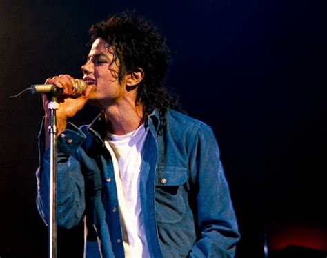 I'm the man in the mirror. MJ-Man In The Mirror - Michael Jackson Songs Photo ...