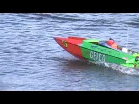 More specs so you can build your own: Dad's Homemade RC Boat - YouTube