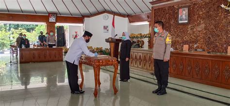 Di tempat ini, terdapat sekitar 250. Kepala Kantor Kemenag Bojonegoro Lakukan Penandatangan Kesepakatan Bersama Tentang ...