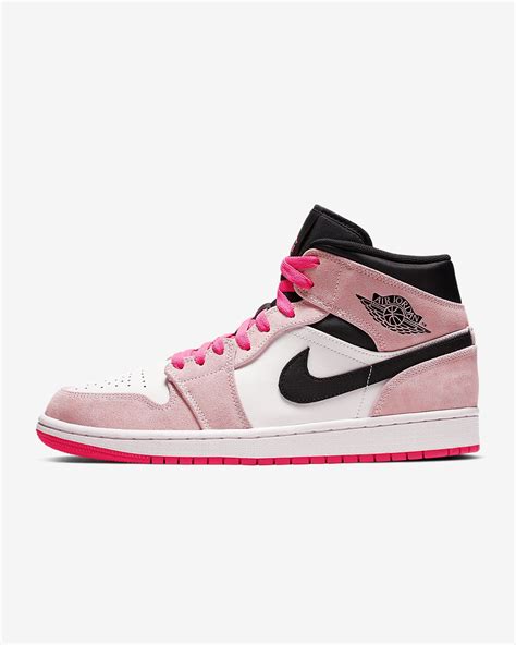 The air jordan 1 mid se maintains the timeless appeal of the first aj1, revamped with fresh colours to give it an updated profile. Air Jordan 1 Mid SE 男子运动鞋-耐克(Nike)中国官网