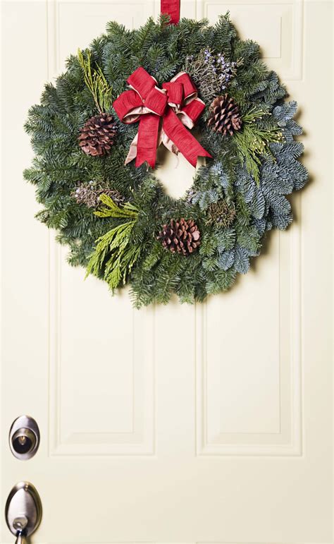 How To Make A Simple Wreath For The Front Door Ehow