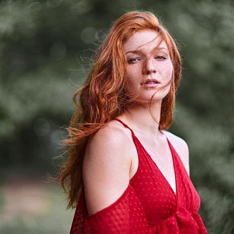 Pin By Katrinarpg On Women Beautiful Redhead Red Hair Redhead