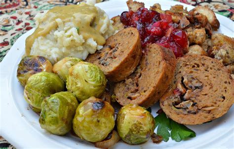 From the first course to the last, these delicious dishes will surely satisfy vegetarians and carnivores alike! Recipes for The Ultimate Vegan Thanksgiving Menu: From Meatless Main Courses to Dairy-Free Pies ...
