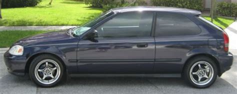 Buy Used 1999 Honda Civic Dx Hatchback 3 Door 16l In West Palm Beach