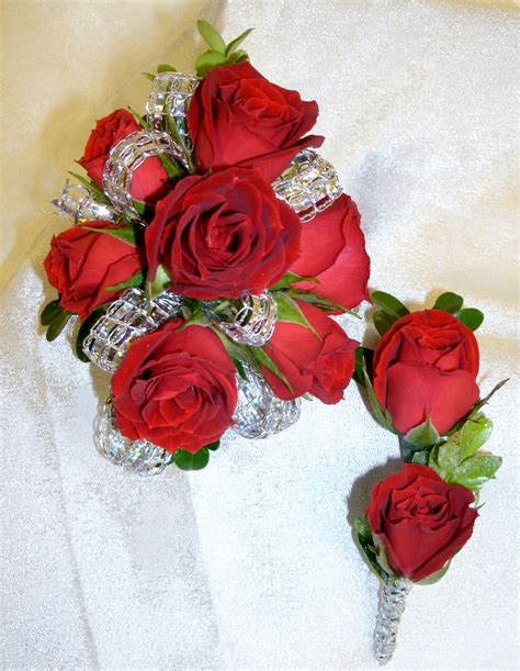 Red Spray Rose Wrist Corsage Diy Corsage Prom Corsage And