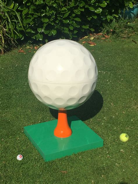 Giant Golf Ball on Tee - Jemlar