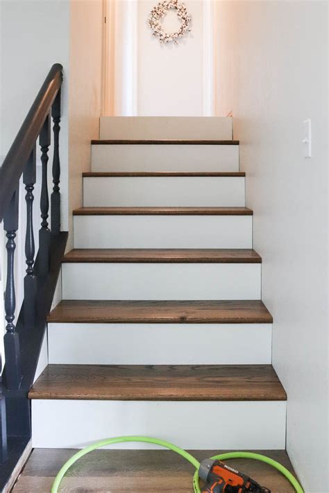 Diy Staircase Makeover The Wood Grain Cottage