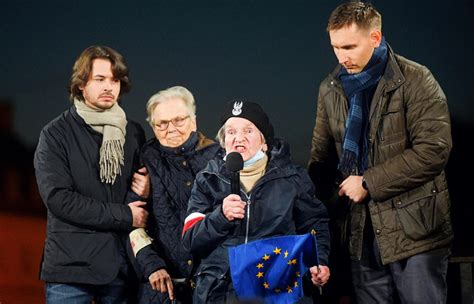 Anna zofia trzeciakowska z domu przedpełska (ur. Wanda Traczyk-Stawska: Incydent z zagłuszaniem weteranki ...