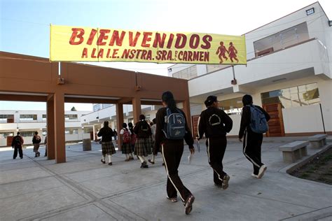 Colegio Nuestra Señora Del Carmen De Chincha Renació De Entre Los