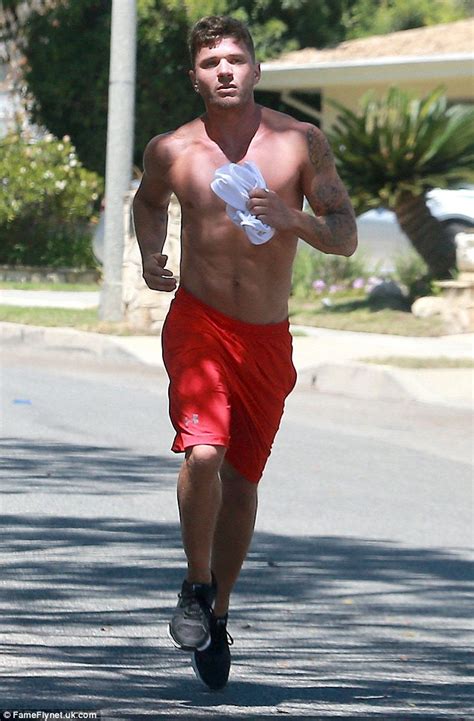 Ryan Phillippe Shirtless Parading His Chest And Abs During Jog With His