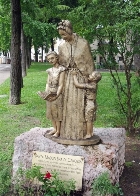 Monument Of Saint Magdalene Of Canossa In Verona Gallery Katakombe