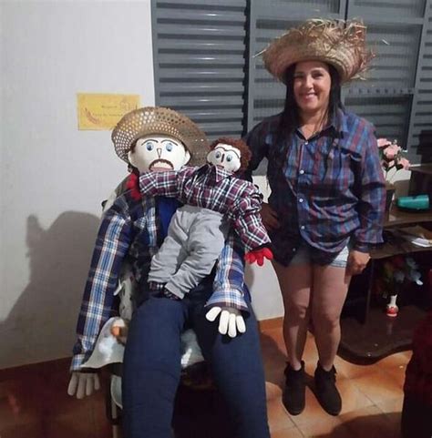 Woman Who Married Rag Doll Her Mum Made Claims Shes Pregnant With