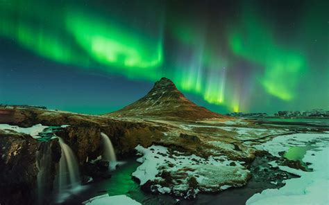 How To See Icelands Northern Lights — Winter 2020