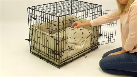 Add a soft blanket and some. How to set up your dog crate - Dog Puppy Crate Training ...