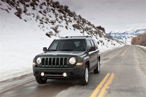 I'm impressed with what i've read with the jeep patriot, although i have not had a test drive yet. JEEP Patriot specs & photos - 2007, 2008, 2009, 2010, 2011 ...