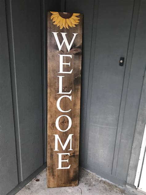Welcome Sign Hand Painted In 2020 Wooden Welcome Signs Porch